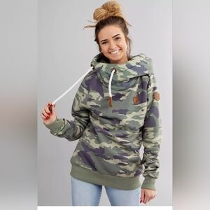 Wanakome Camouflage Hoodie - Green and Gray